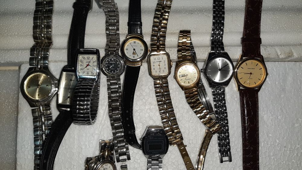 47 relógios de pulso em bom estado