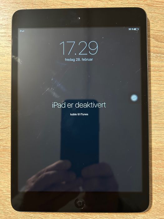 iPad mini a1432 WiFi на запчастини або відновлення