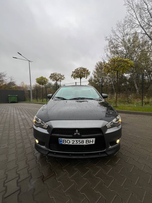 Mitsubishi lancer 10