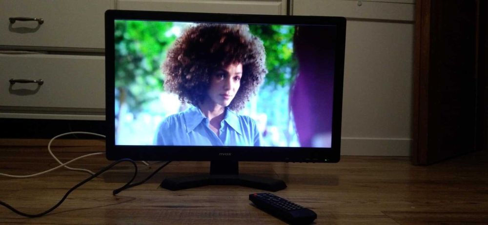 Telewizor 22 cale bez USB wbudowany Dekoder DVB-T2 pilot bez TXT do ZK