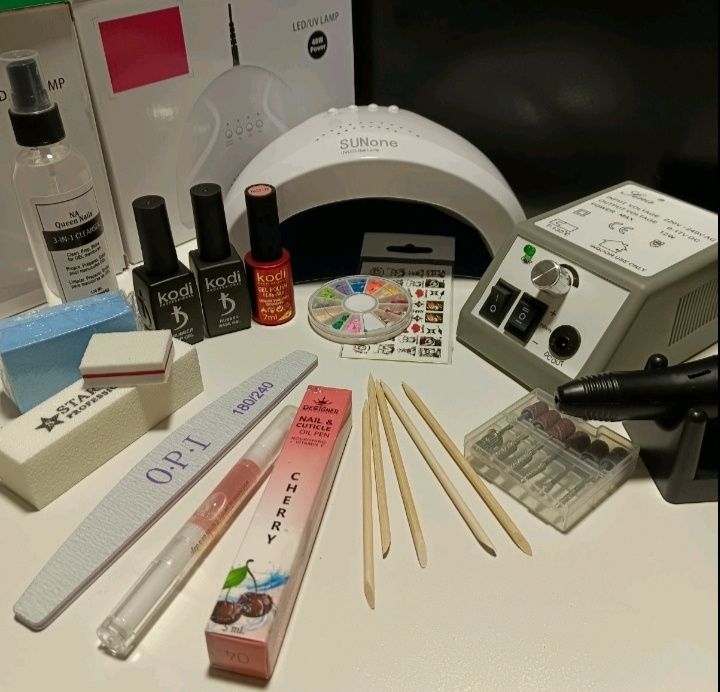Стартовий набір для манікюру з лампою Sun One, фрезером,топ, база,лак