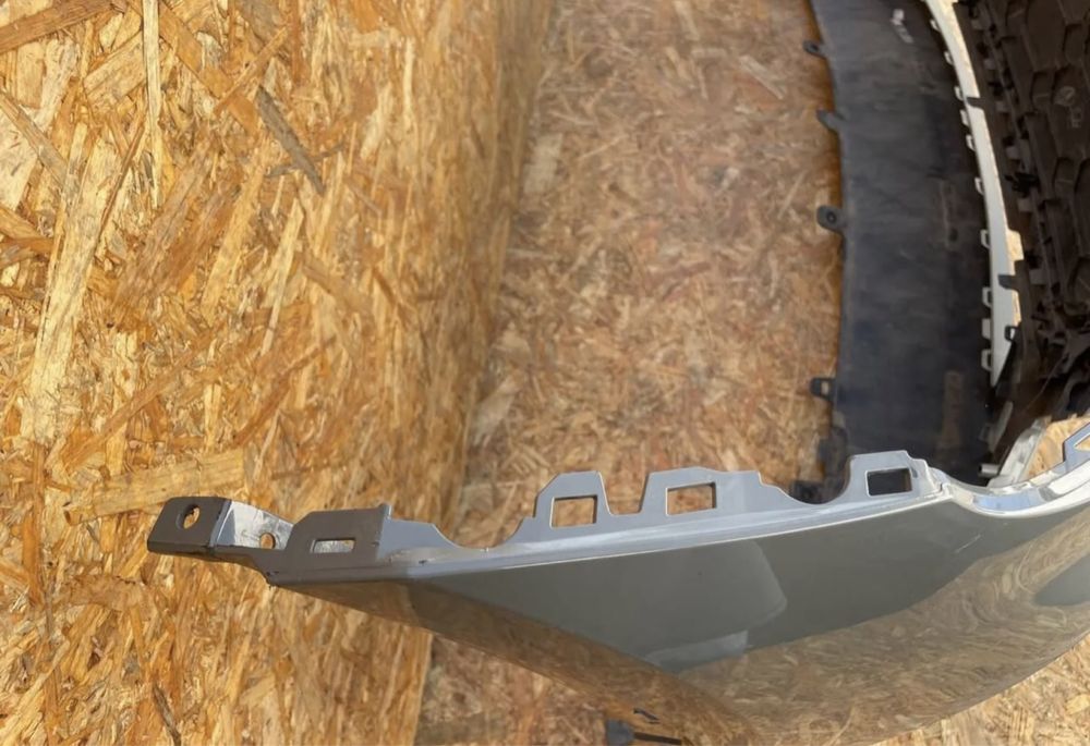 Передній передний бампер Audi Q5  рест