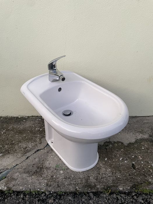 Bidé Sanitana com Torneira