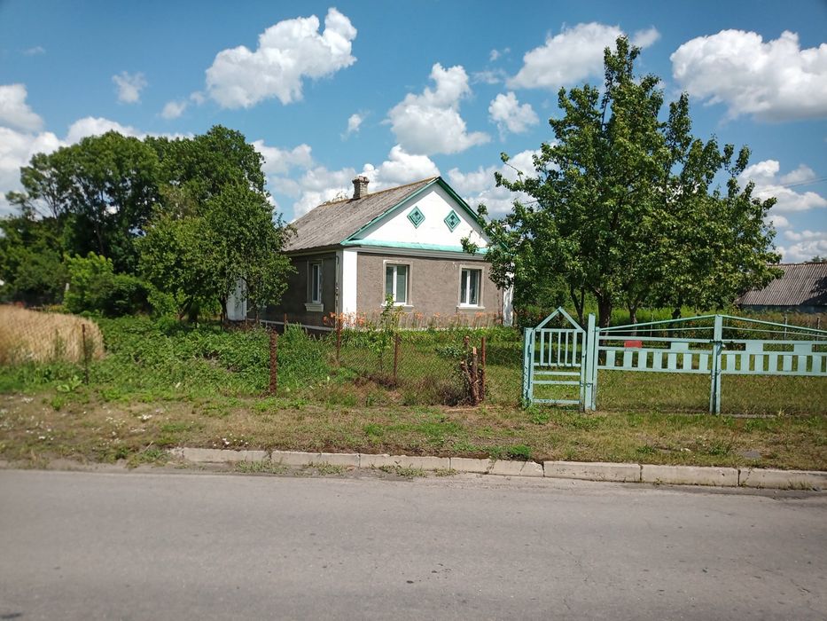 Продаж будинку з ремонтом біля Рівного