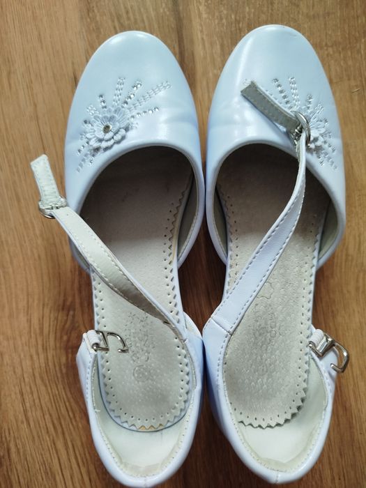 Buty komunijne r. 36 dziewczęce