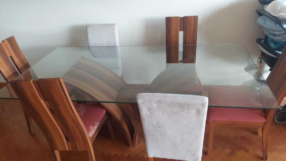Mesa de jantar com 6 cadeiras