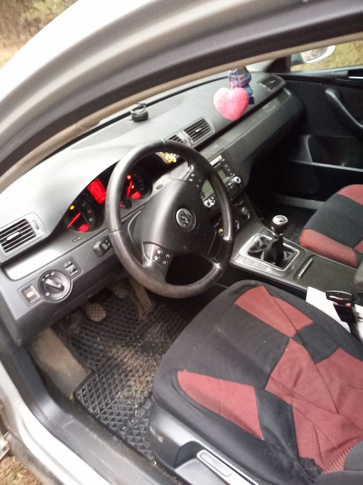 Продам VOLKSWAGEN б6 с переоформлением