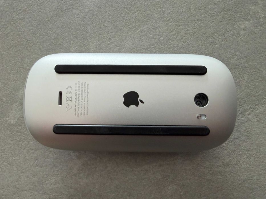Laptop MacBook Air 13” 2017 128GB 8GB RAM + myszka Magic Mouse 2