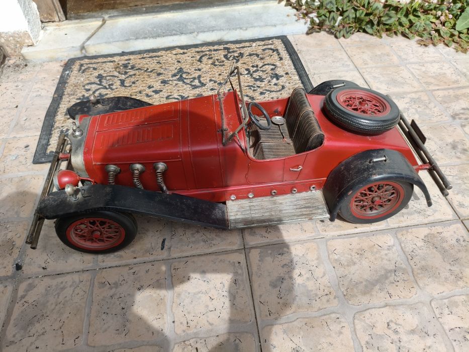 Modelo de Mercedes de 1940 artesanal