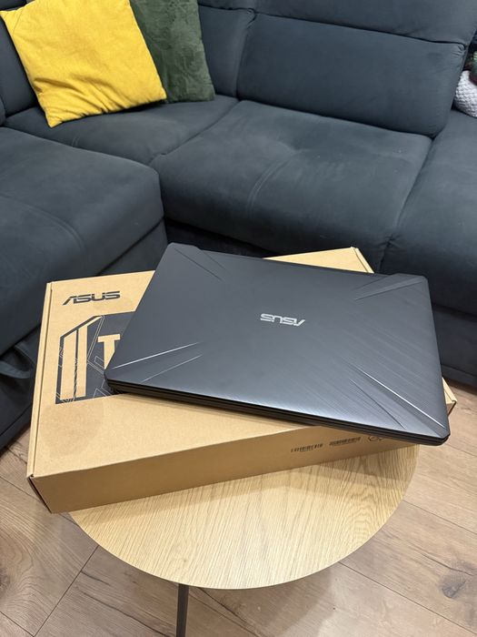 Asus TUF GAMING 17.3 cali 16Gb Ram 512Gb SSD