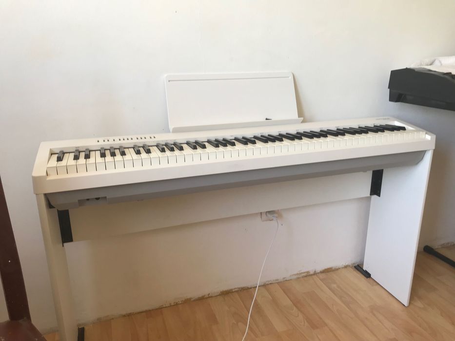 Piano Roland FP-30X Branco   só vendo a dinheiro.