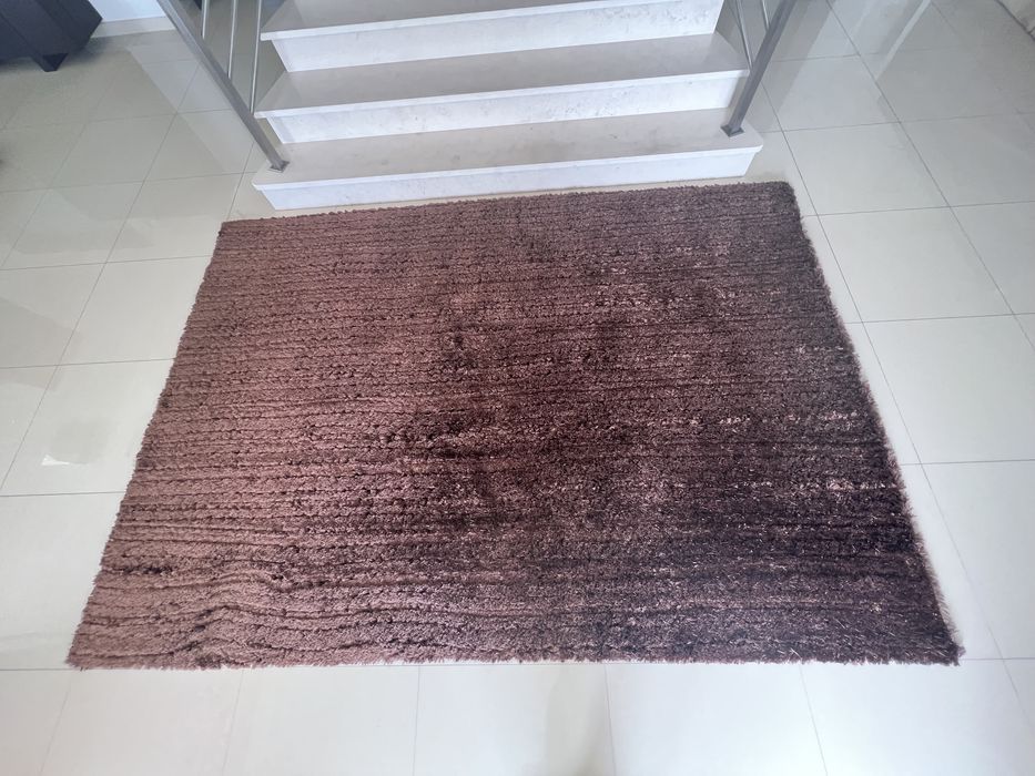 Tapete castanho chocolate pêlo alto com 200x300