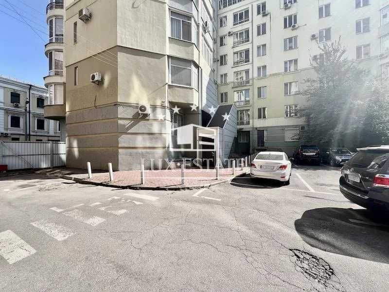 Продажа помещения 215 м2 пер. Лопатиский, метро Коституции