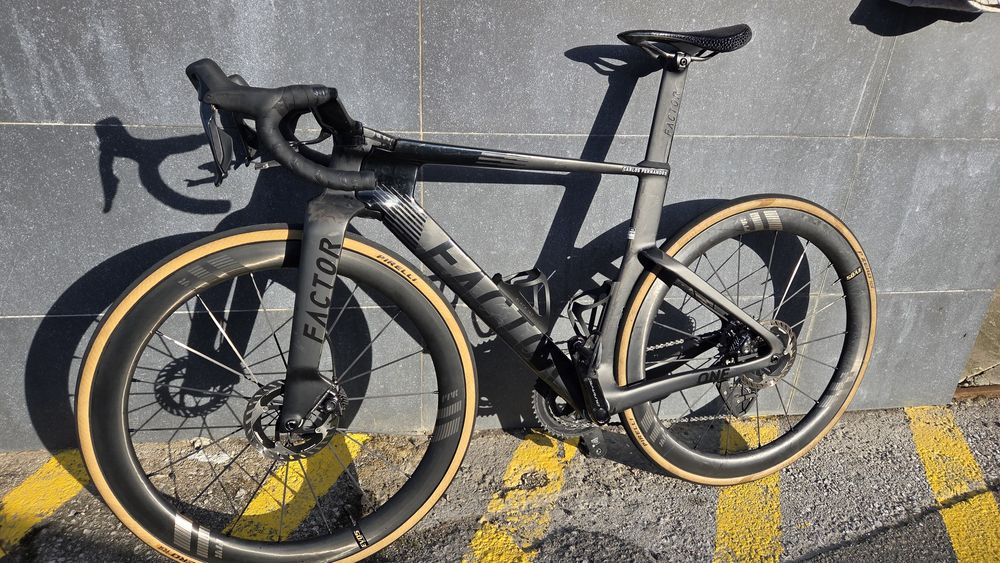 FACTOR ONE com Dura-Ace N° 54