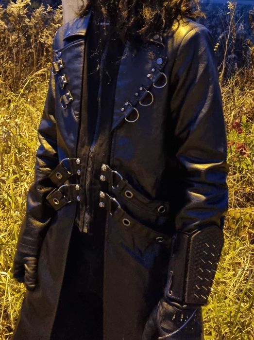 Płaszcz skórzany z krzyżem