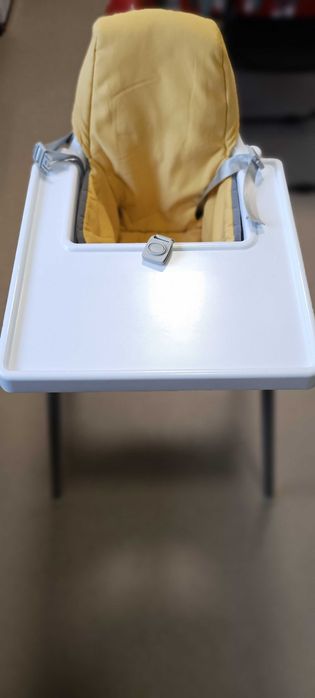 Cadeirinha de refeição para bebé