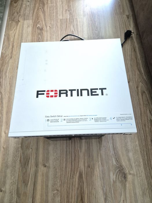 Fortinet FortiSwitch 48-portowy.