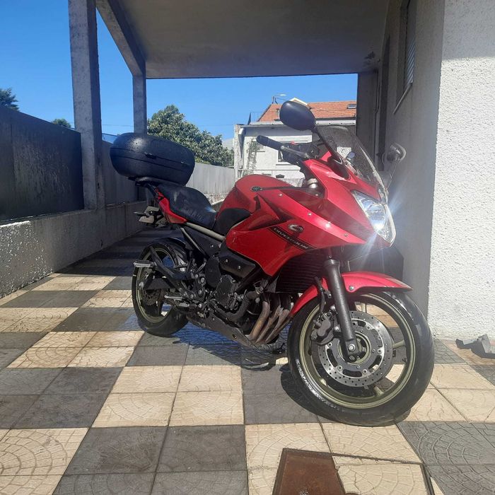 2014 Yamaha XJ6 Diversion com 17500Km