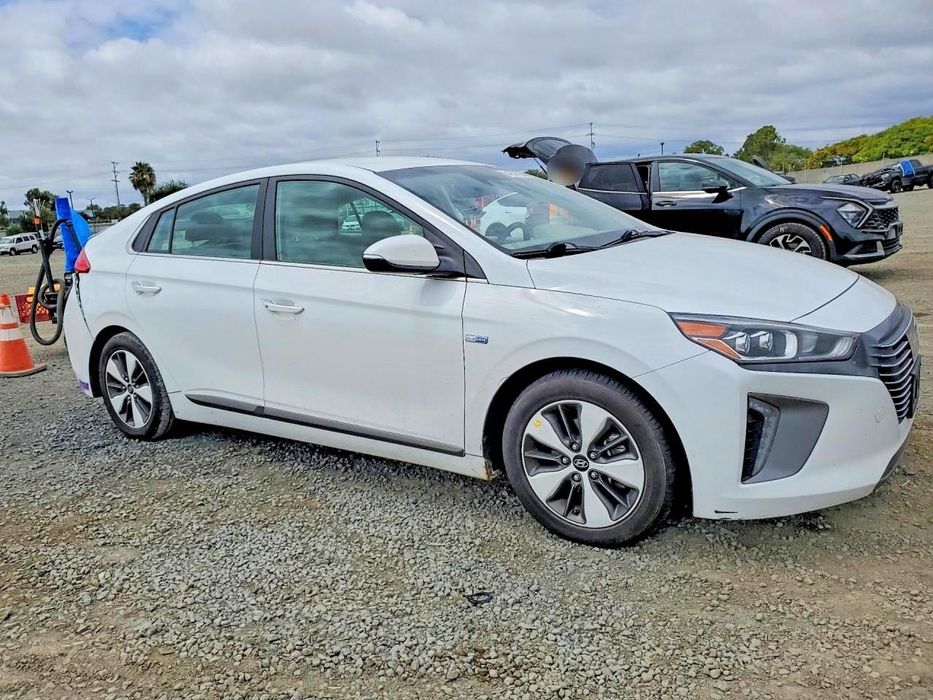Hyundai Ioniq Hybrid Limited 2018 року з США