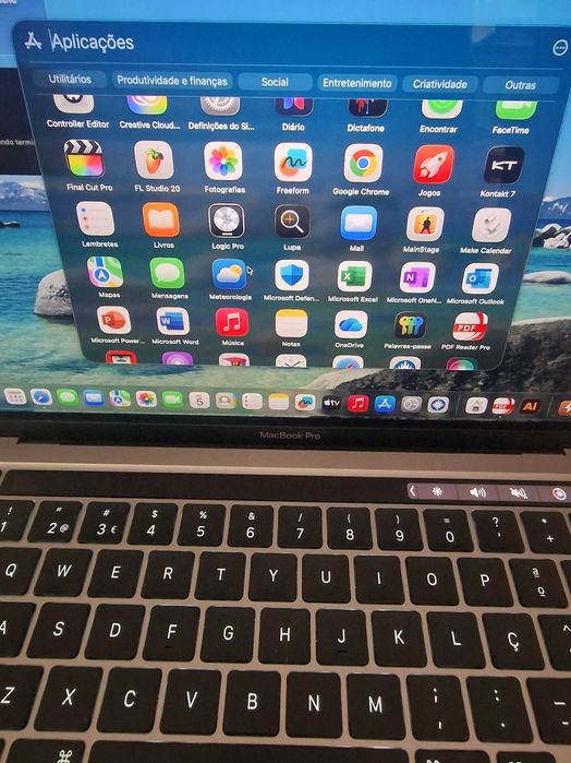 MacBook PRO Touchbar M1, 2020  com varios programas disco 1tb