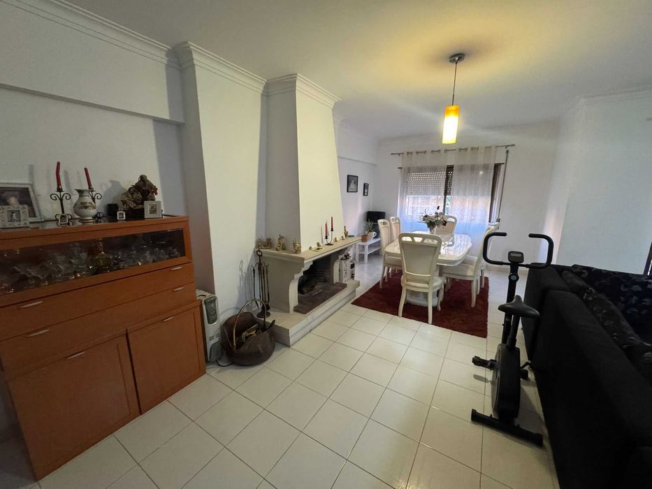 Apartamento com garagem em Massamá, Sintra