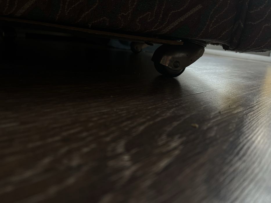 Крісло мʼяке на колесах радянського походження