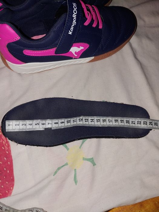 Кросівки ,,KangaRoos,,37.5