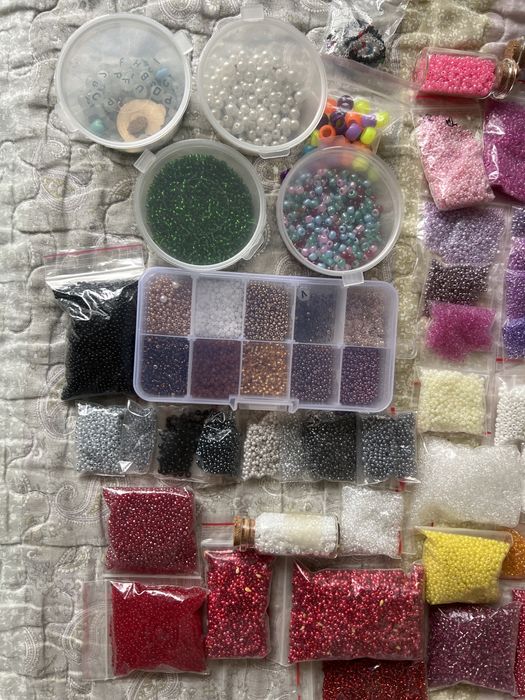 Великий набір бісеру для рукоділля, понад 60 кольорів