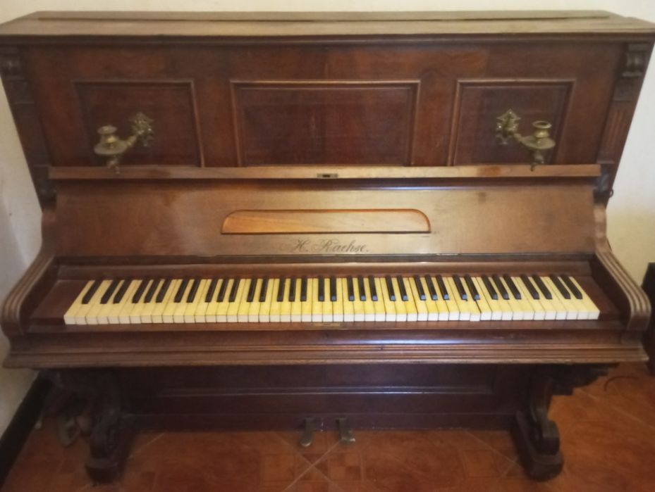 Pianino H. Rachse
