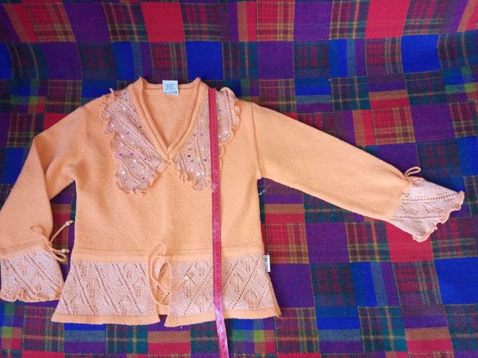 Светрики , на 5-8р. халатик