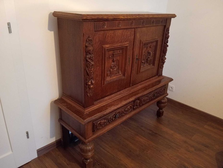 dwie komody rzeżbione