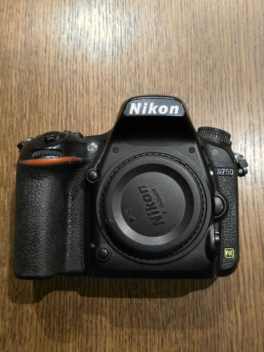 Nikon D750 stan dobry niski przebieg kompletny!
