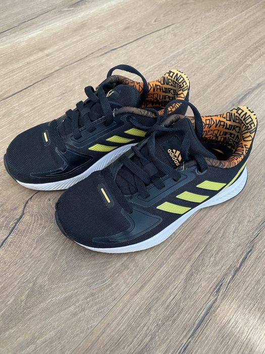 Buty chlopiece Adidas, roz.28