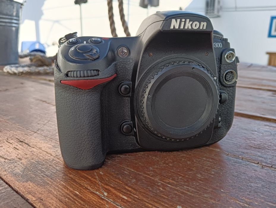 Máquina fotográfica Nikon D300