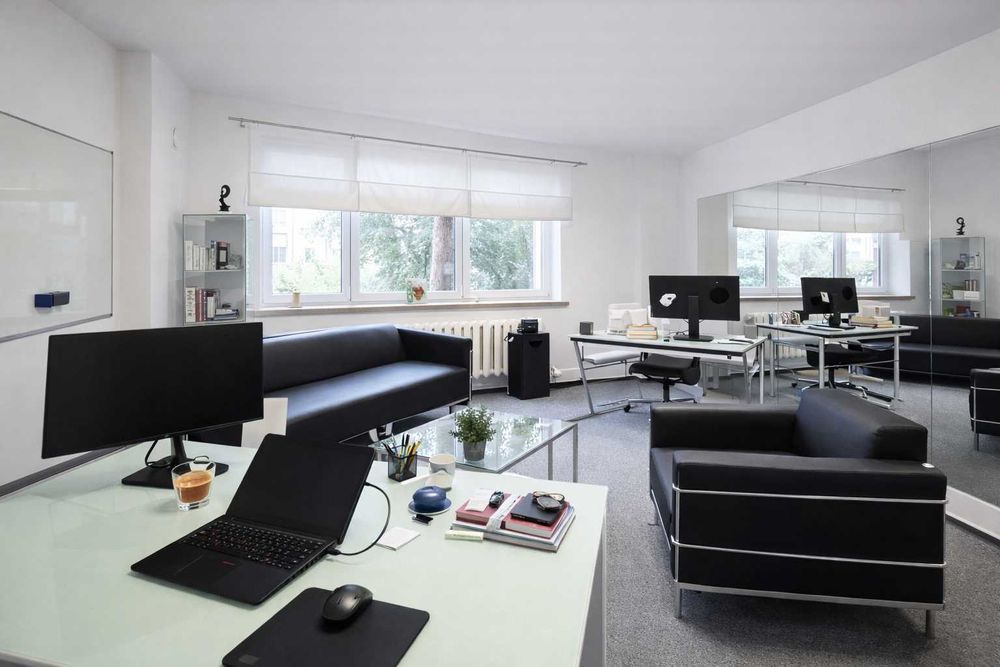 Klimatyczny wolnostojący dom na firmę - Saska Kępa