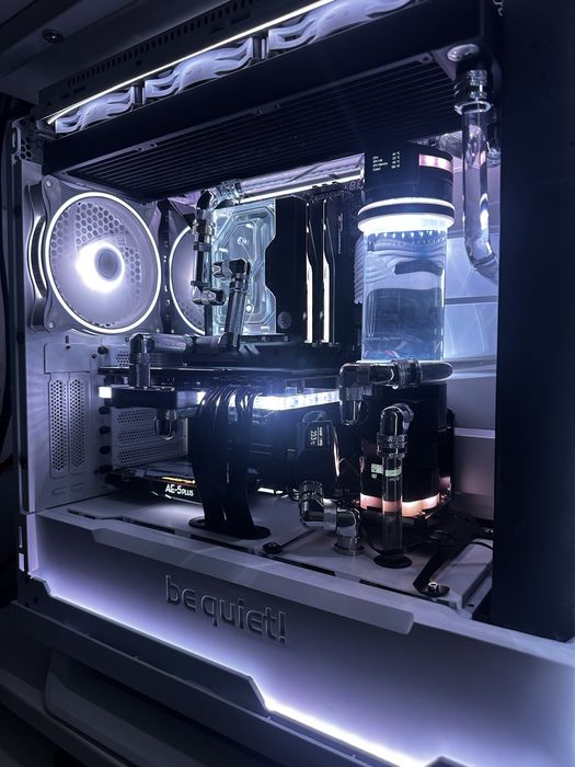 Komputer watercooling ryzen 9950x3d radeon 9070xt 64gb ddr5 ssd 12TB