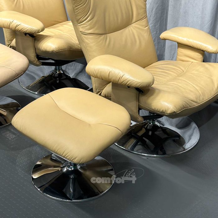 Комплект м'яких відпочинкових крісел у пісочному кольорі/пара крісел