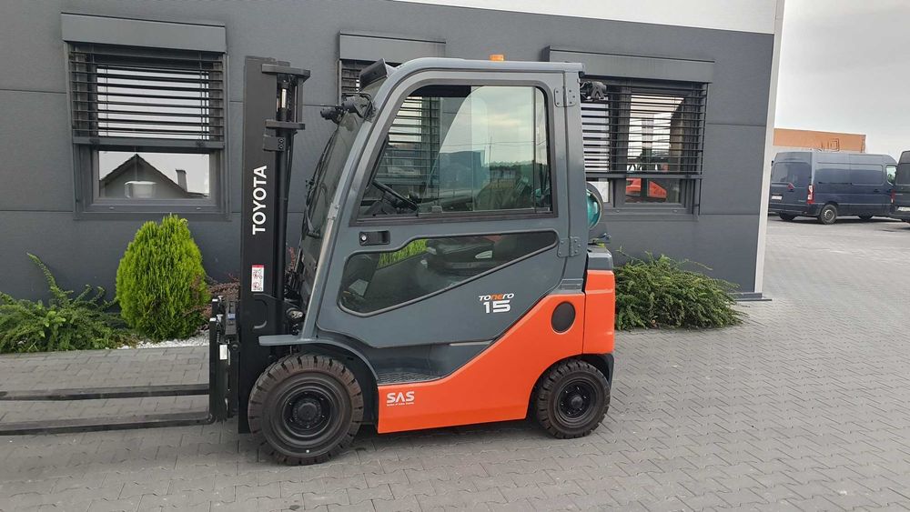 Wózek widłowy TOYOTA 02-8FGF15 ,2020r Kabina Przesuw 8FGF18  8FGF20