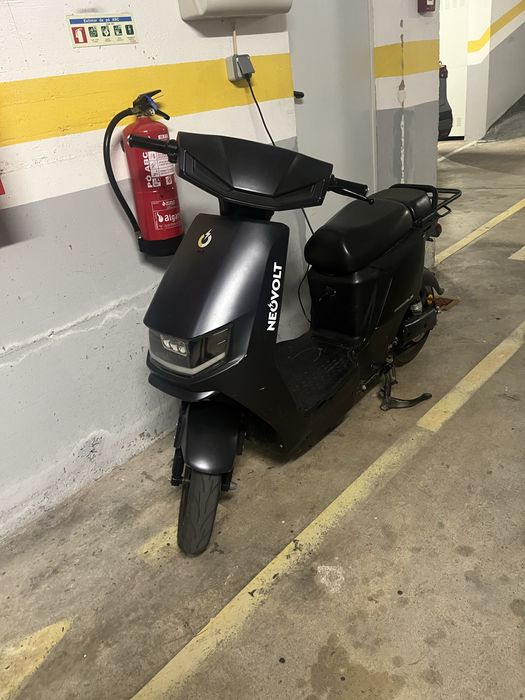 VENDO MOTO ELETrica seminova