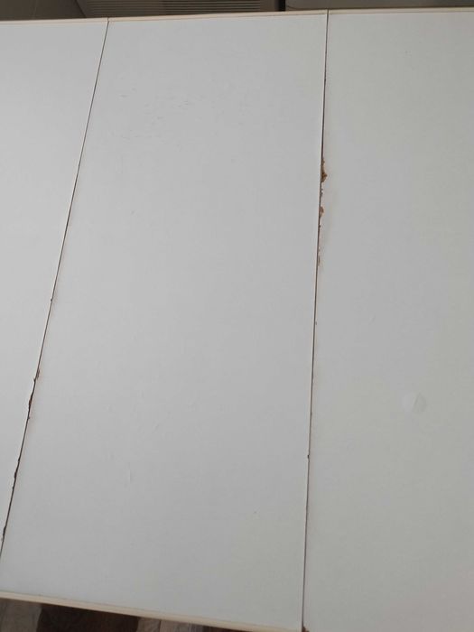 Mesa de cozinha com 4 bancos