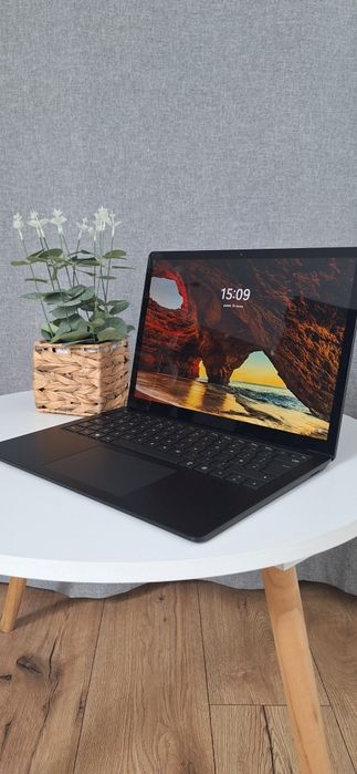 Microsoft Surface Laptop 5 | 16GB DDR 5 | 512GB SSD |