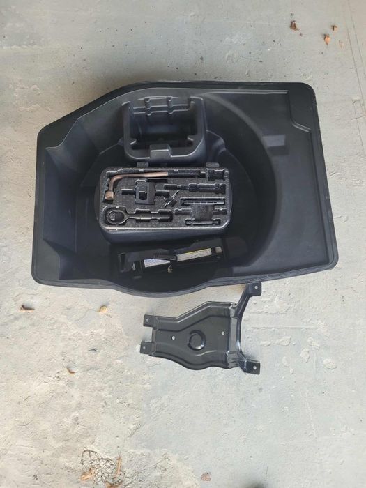 Wnęka wkład bagażnika audi a6 c7 Avant+mocowanie i zestaw naprawczy