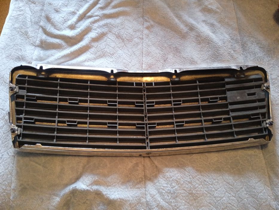 Grelha do Mercedes C220 W202