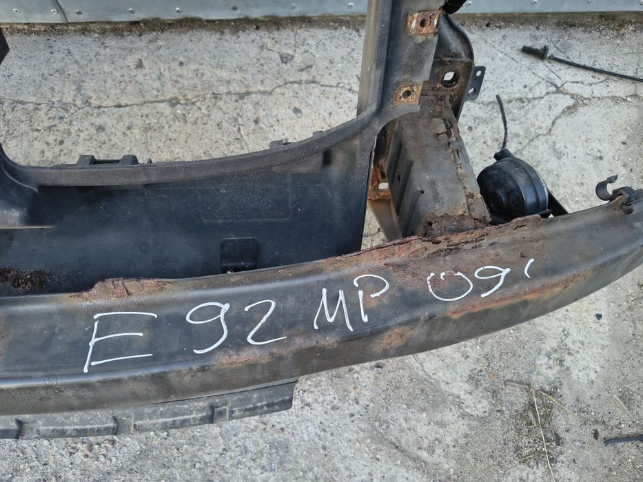 BMW E92 pas przedni m pakiet wzmocnienie belka stelaż