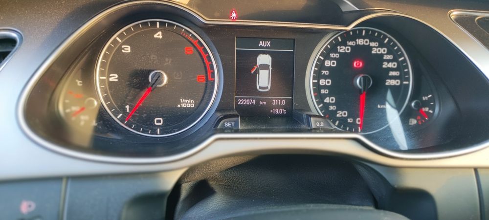 Audi A4 Avant b8 2.0 TDI 136 cv