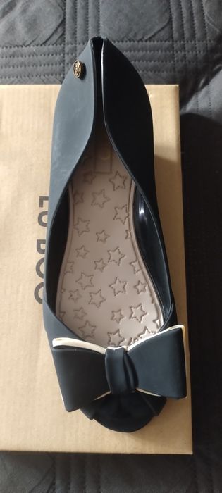 Buty meliski na koturnie 37