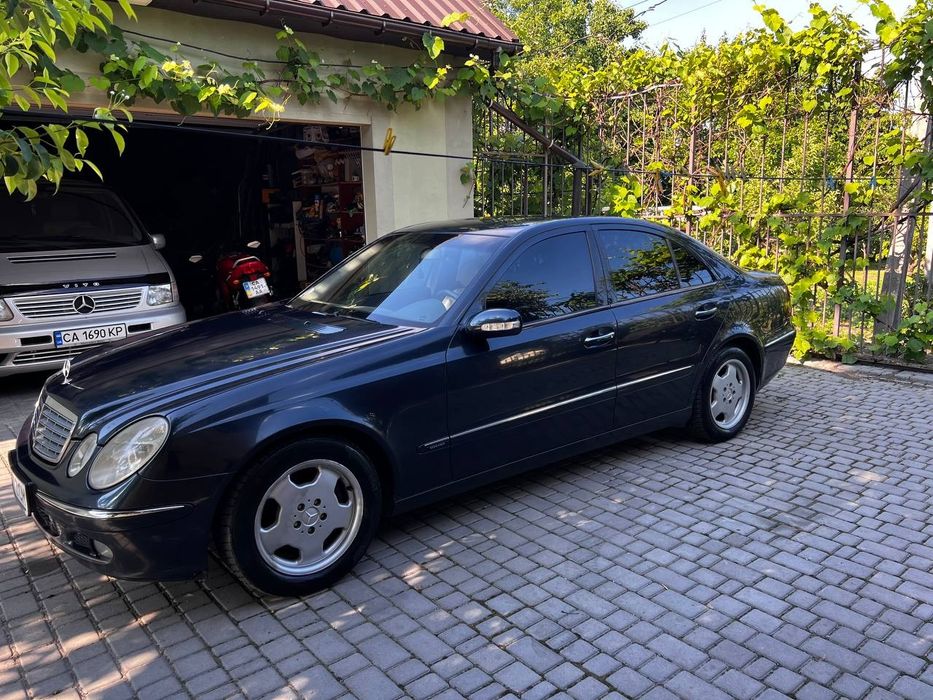 Mercedes W211 E270