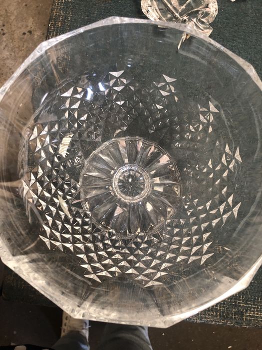 Various glass items426579562354462723