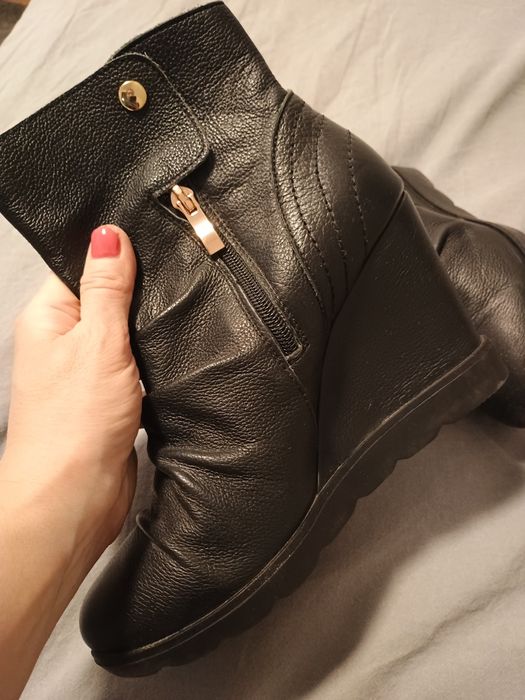 Buty damskie na koturnie ro39
