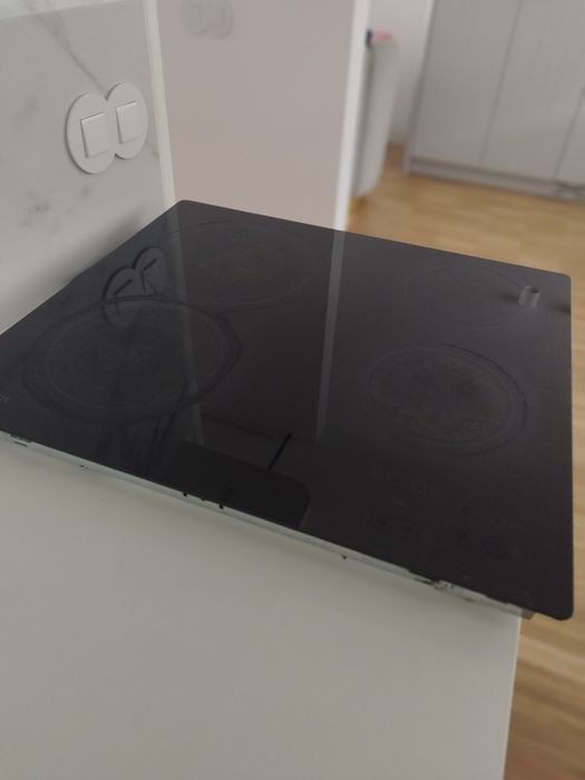Placa de Vitrocerâmica INDESIT RI 161 C (Elétrica - 58 cm - Preto)